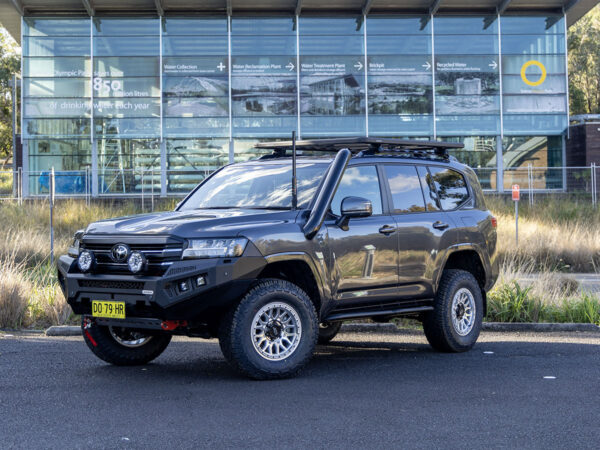 Supreme 300 Series Landcruiser - Ember 5 Entries